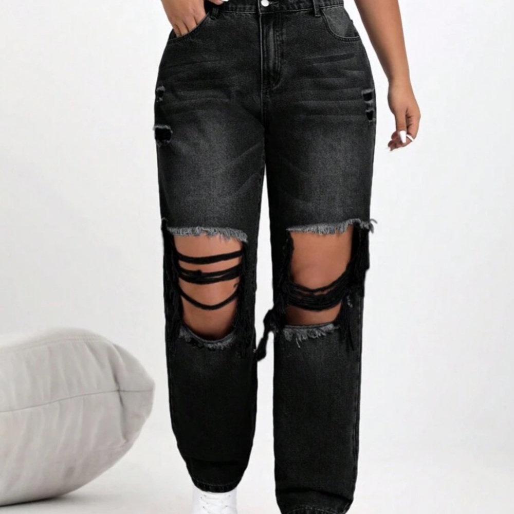 Distressed Jeans - Picture 2 of 7